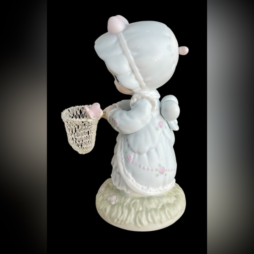 Precious Moments Figurine - Picture 4 of 10